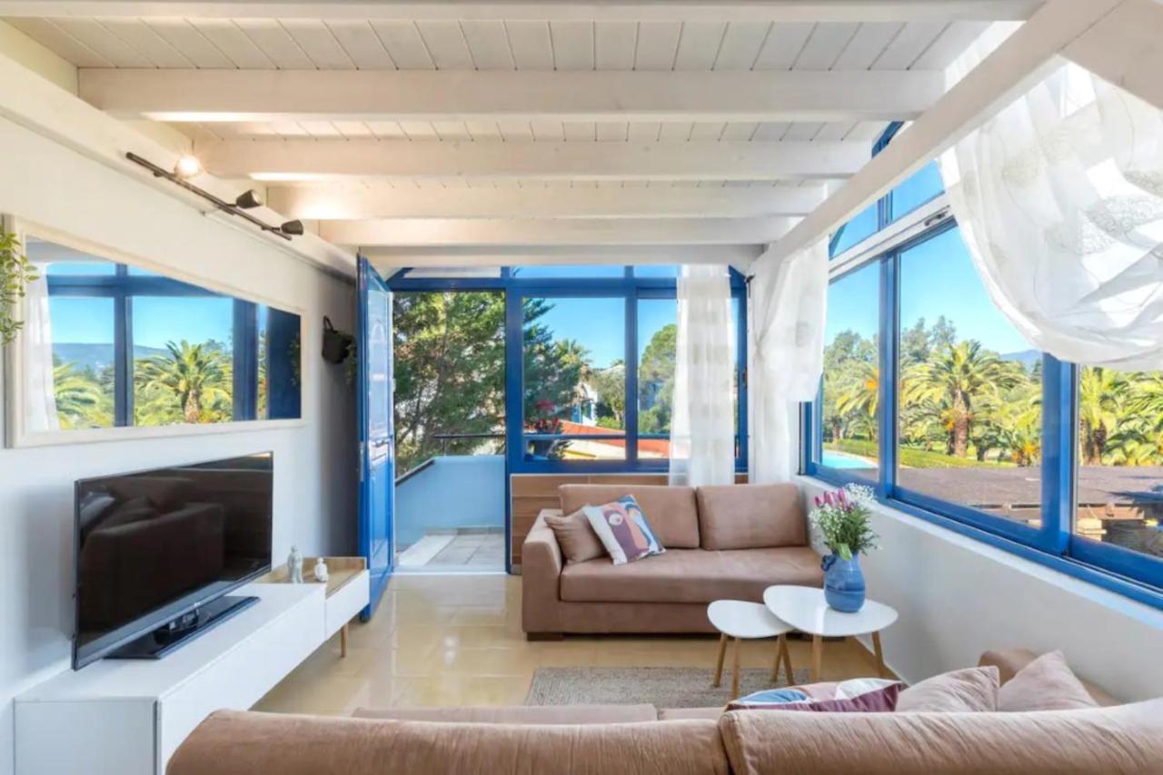 Govino Bay Luxury Beach Loft Apartment Danilia Exterior photo